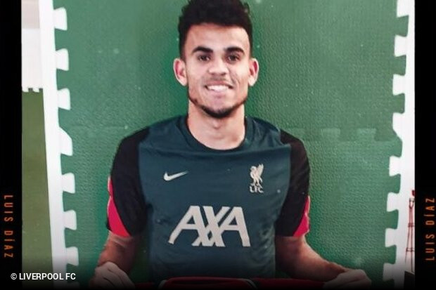 Liverpool sign Porto winger Luis Diaz